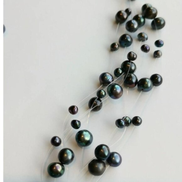 Peacock Grey floating illusion freshwater pearl Necklace - Picture 5 of 8